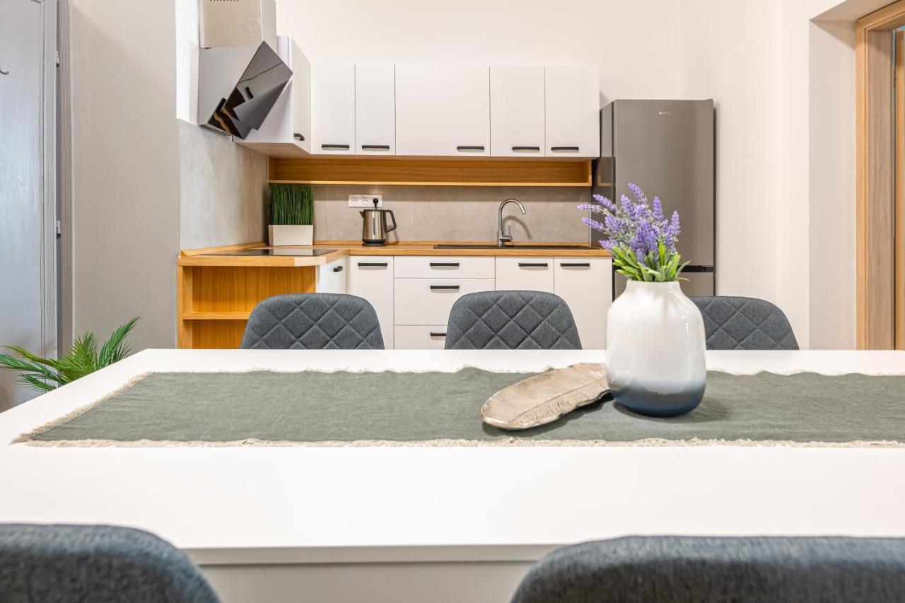 Deluxe Kazincy Apartment In The Heart Of Budapest — Fotók 1
